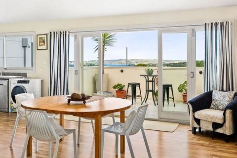MUS14 - 2 Bedroom Apartment - Muston Street, Mosman - Nambucca Heads Accommodation 0