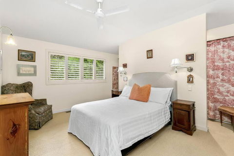 MUS14 - 2 Bedroom Apartment - Muston Street, Mosman - Nambucca Heads Accommodation 2