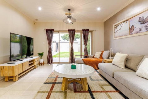 Morden Elegant 4 Bedroom House - Nambucca Heads Accommodation 1