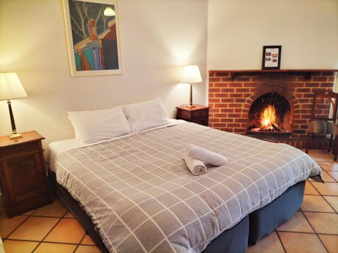 Mundaring Weir Hotel - Nambucca Heads Accommodation 0
