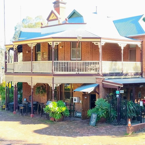 Mundaring Weir Hotel - Nambucca Heads Accommodation 1