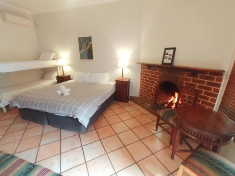 Mundaring Weir Hotel - Nambucca Heads Accommodation 3