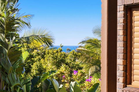 NEW Luxury Angourie Villa! Dream Location, WiFi ++ - Nambucca Heads Accommodation 3