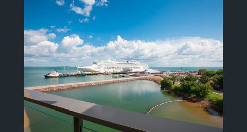 NEW - ZEN AT THE WATERFRONT - Luxury Waterfront Holiday Home For Families & Friends - Nambucca Heads Accommodation 3