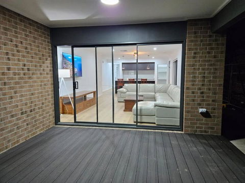 O Stylish 4 Room Oasis With 65 TV - Nambucca Heads Accommodation 3