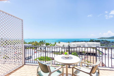 OCEAN VIEWS 10A - Nambucca Heads Accommodation 1