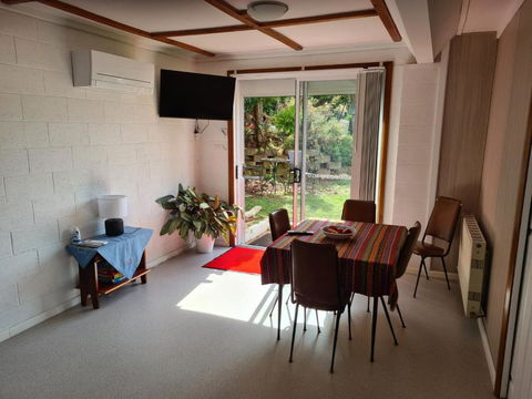 Orchard 2 Bedroom Apartment In Devonport - Nambucca Heads Accommodation 1