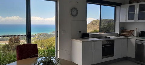 ON TOP Of THE WORLD Garden Studio - Nambucca Heads Accommodation 3