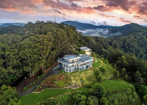 ON TOP Of THE WORLD Garden Studio - Nambucca Heads Accommodation 2