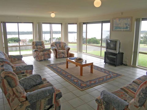 ORSO1O - Water View House - Nambucca Heads Accommodation 1