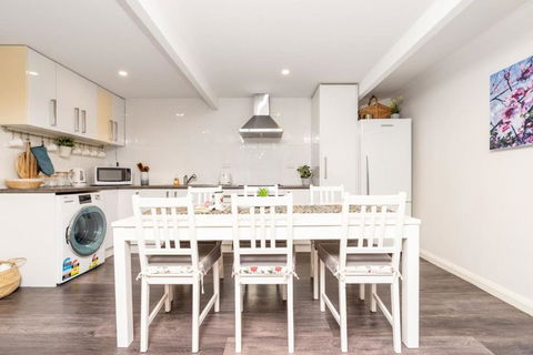 Peaceful 1BR Home Near Canberra Hospital - Nambucca Heads Accommodation 2