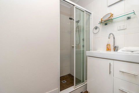 Peaceful 1BR Home Near Canberra Hospital - Nambucca Heads Accommodation 3