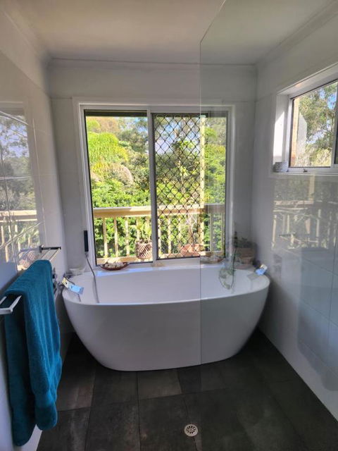 Poinciana Room - Nambucca Heads Accommodation 2