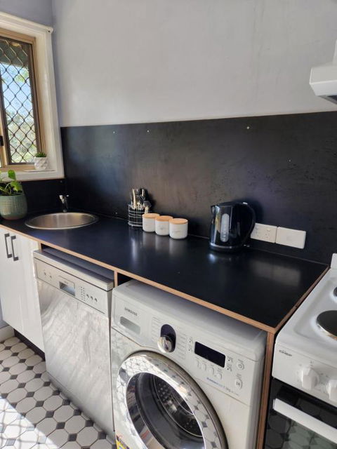 Poinciana Room - Nambucca Heads Accommodation 3