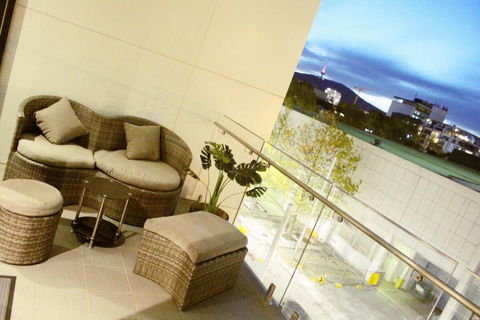 Perfectly Located Modern Apartment - Canberra CBD - Nambucca Heads Accommodation 3