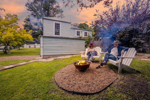 Pet-Friendly Blue Mountains Cottage With Indoor Fireplace - Nambucca Heads Accommodation 0