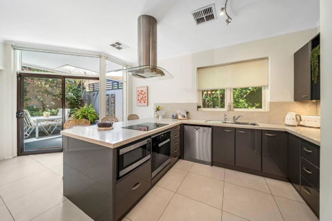 Petal And Bloom - 3BR Family CBD - Nambucca Heads Accommodation 1