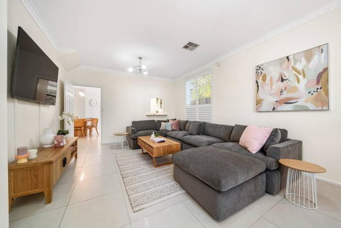 Petal And Bloom - 3BR Family CBD - Nambucca Heads Accommodation 3