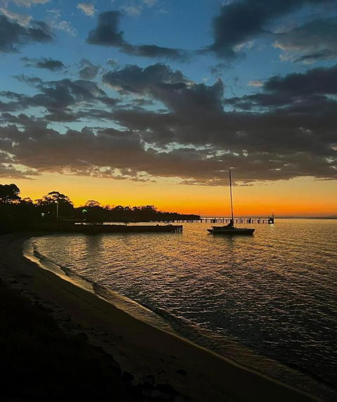 Picturesque Lakeside Getaway: Views, Beach, Park - Nambucca Heads Accommodation 1