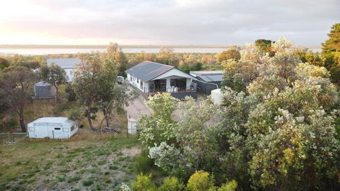 PIECE OF PARADISE, Huge 4 Bedroom Haven - Nambucca Heads Accommodation 3