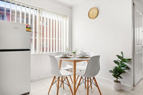 Polished 2-Bed Unit In The Heart Of Parramatta - Nambucca Heads Accommodation 1