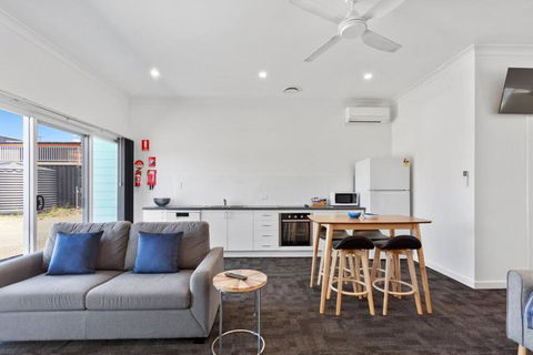 Port Lincoln Shark Apartment 5 - Nambucca Heads Accommodation 1