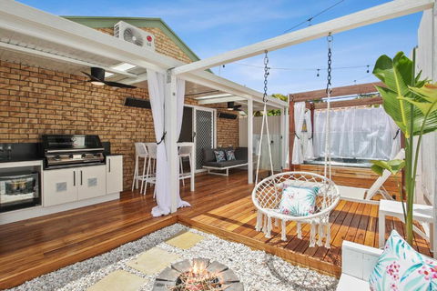 Private Outdoor Spa, Fire Pit - THE RETREAT COOLUM BEACH - Nambucca Heads Accommodation 2
