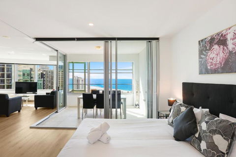 Q Tower Amazing Ocean Views 22nd Level Heated Pools Sleeps 6 - Optimise BNB - Nambucca Heads Accommodation 1
