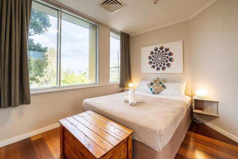 Quaint Auchenflower 1B1B Apt W Parking Close To UQ - Nambucca Heads Accommodation 0