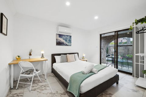 Quaint Double Room - Centrally Located At Glenfield - Shared Bathroom - Nambucca Heads Accommodation 0