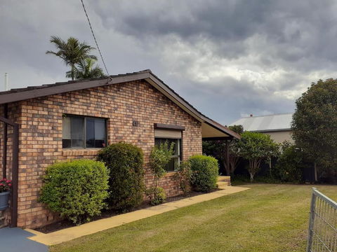 QUIET PROPERTY BY THE RIVER - Nambucca Heads Accommodation 0