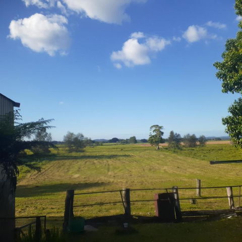 QUIET PROPERTY BY THE RIVER - Nambucca Heads Accommodation 1