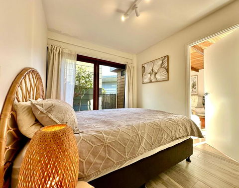 Private Access Retreat 1 Queen Bedroom W Stunning Pool And Ocean Views - Nambucca Heads Accommodation 2