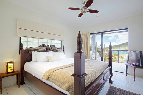 At Waterfront Whitsunday Retreat - Adults Only - Nambucca Heads Accommodation 1
