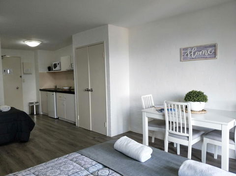 Atrium Private Stay Mandurah - Nambucca Heads Accommodation 2