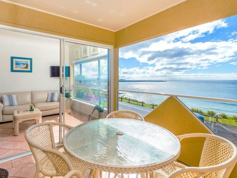 Avalon 1 - Overlooking Beautiful Convent Beach - Nambucca Heads Accommodation 0
