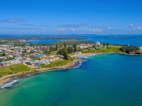 Avalon 4 - Right Across The Road From Convent Beach - Uninterrupted Views - Nambucca Heads Accommodation 3