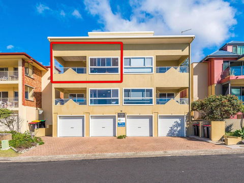 Avalon 4 - Right Across The Road From Convent Beach - Uninterrupted Views - Nambucca Heads Accommodation 1