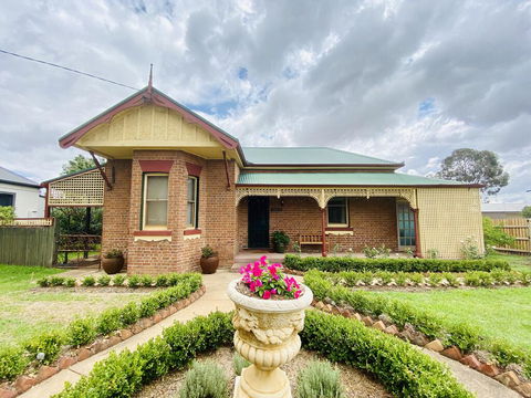 Avoca House - Circa 1900 Gorgeous Federation Home - Nambucca Heads Accommodation 0
