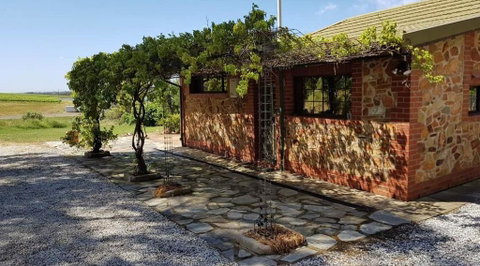 Barossa Glen - Henri's Cottage - Bed & Breakfast - Nambucca Heads Accommodation 0