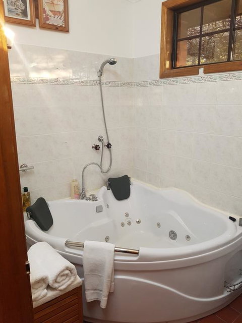 Barossa Glen - Henri's Cottage - Bed & Breakfast - Nambucca Heads Accommodation 3