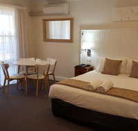 Bathurst Gold Panner - Nambucca Heads Accommodation