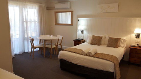 Bathurst Gold Panner - Nambucca Heads Accommodation 0