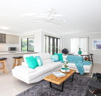 Beach Breeze Holiday House - Nambucca Heads Accommodation