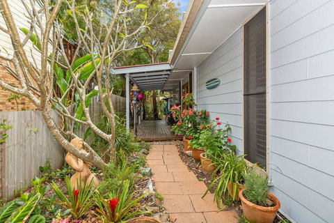 BEACH RETREAT - Nambucca Heads Accommodation 0