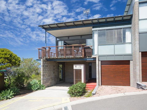 Beach View At One Mile', 8/26 One Mile Close - Infinity Complex Pool & WIFI - Nambucca Heads Accommodation 0