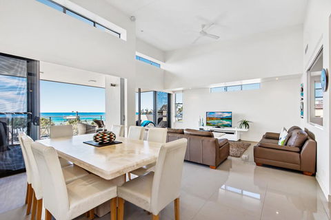 Beaches On Maroochy 1 Beach Parade - Nambucca Heads Accommodation 1