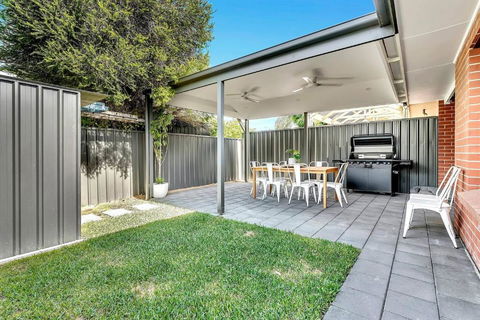 Redbrick Retreat - Generous Coastal Escape - Nambucca Heads Accommodation 3