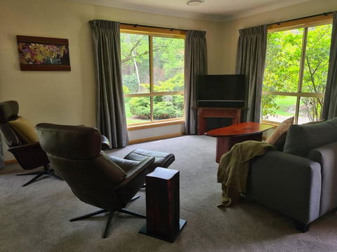 REDGUM RETREAT BRIGHT - Luxury Spa Villa - Nambucca Heads Accommodation 2