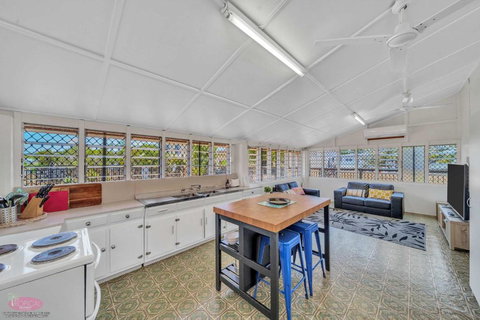 Reef Shack Beach Vibes Stroll To The Beach - Nambucca Heads Accommodation 2